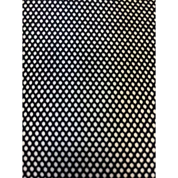 300D 結構、網布 (Mesh)、透氣、耐用